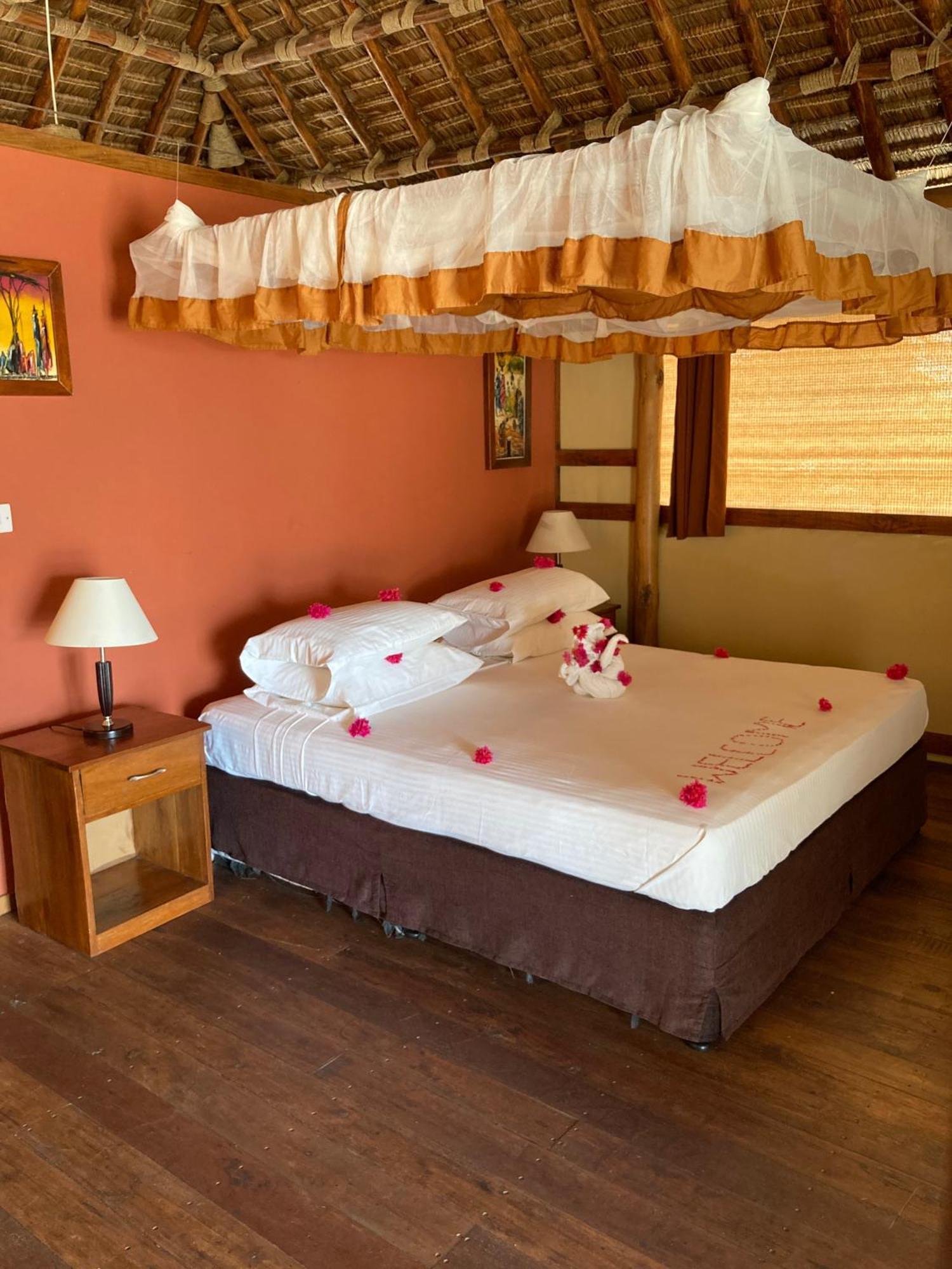 Barry'S Beach Resort Mkwaja Exterior photo