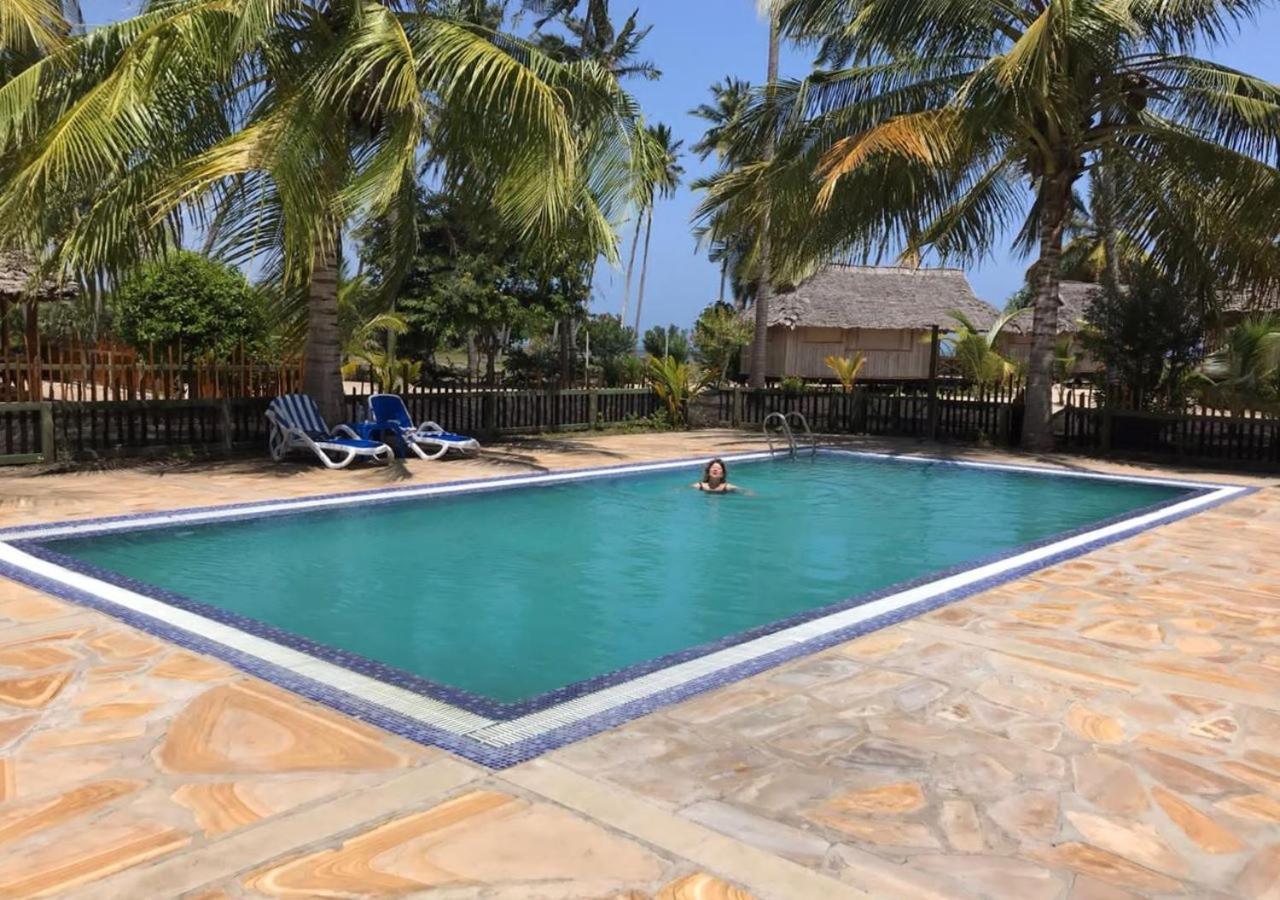 Barry'S Beach Resort Mkwaja Exterior photo
