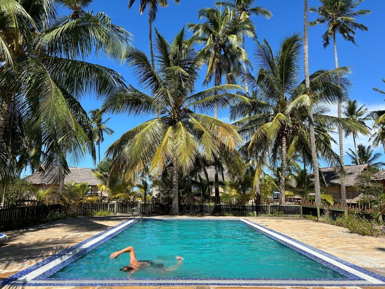Barry'S Beach Resort Mkwaja Exterior photo