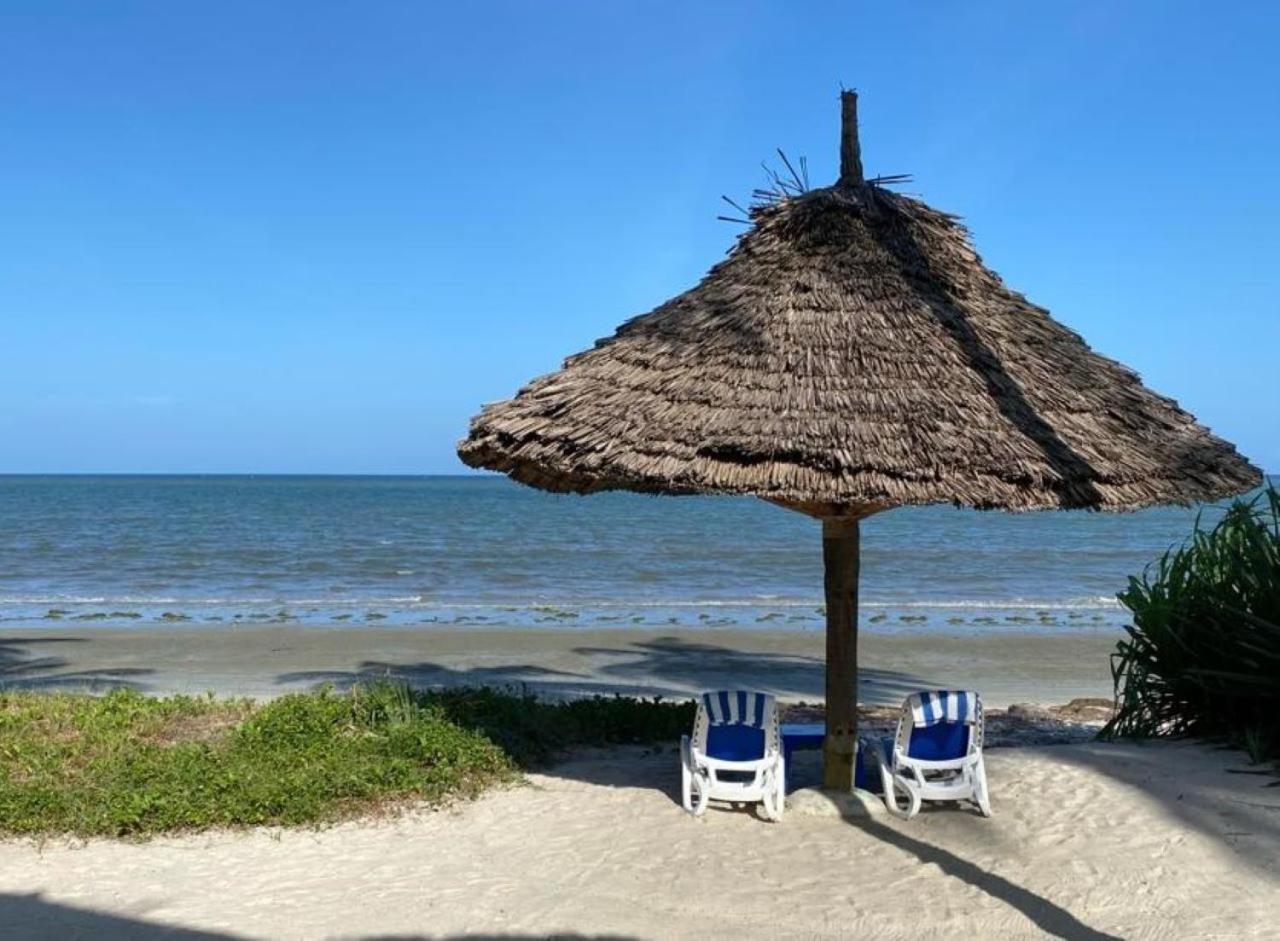 Barry'S Beach Resort Mkwaja Exterior photo